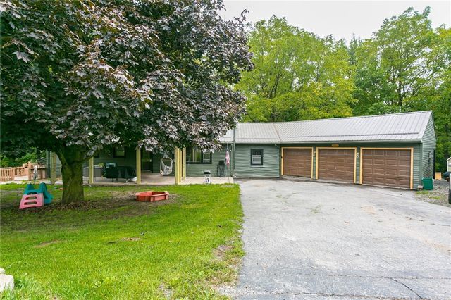 $324,900 | 3163 Poplar Hill Road | Livonia