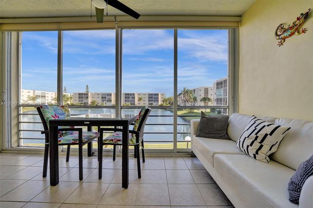 $279,000 | 1025 Southeast 3rd Avenue, Unit 208 | Dania Beach