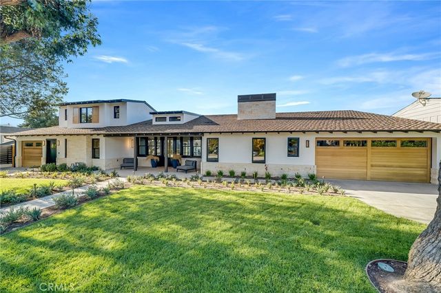 $8,490,000 | 427 Santa Ana Avenue | Newport Heights