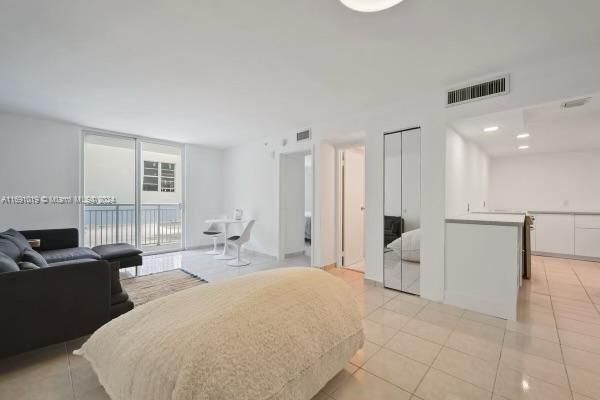 $279,900 | 6969 Collins Avenue, Unit 305 | Port Royale