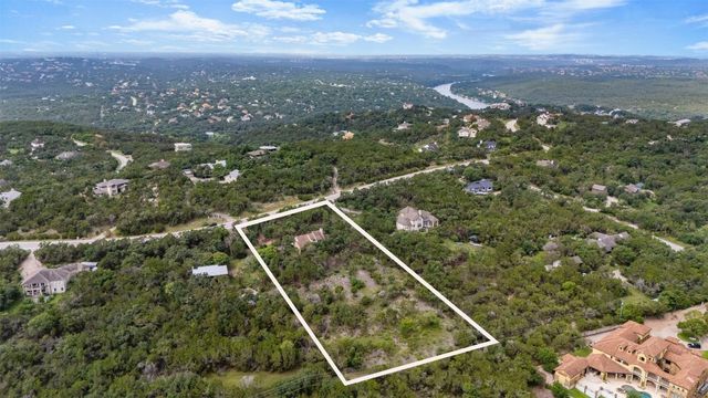 $799,000 | 9504 Glenlake Drive | Lake Austin