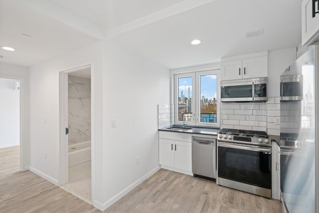 $3,415 | 39-04 29th Street, Unit 3D | Long Island City