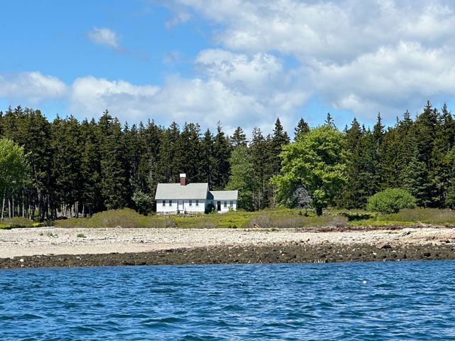 $1,250,000 | 22 South Sutton Island | Cranberry Isles