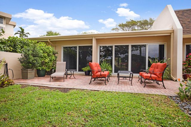 $640,000 | 3763 Oaks Clubhouse Drive | Palm Aire