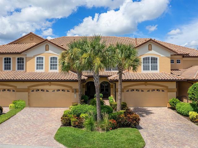 $689,000 | 8364 Miramar Way | Lakewood Ranch Country Club