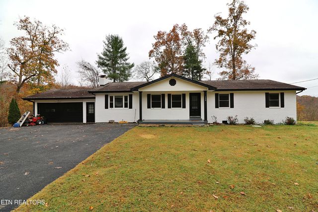 $289,000 | 130 Hilltop Drive | Oneida