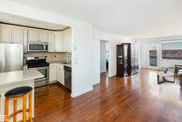 $310,000 | 5900 Arlington Avenue, Unit 18L | North Riverdale