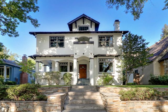 $1,884,000 | 1720 38th Street | East Sacramento