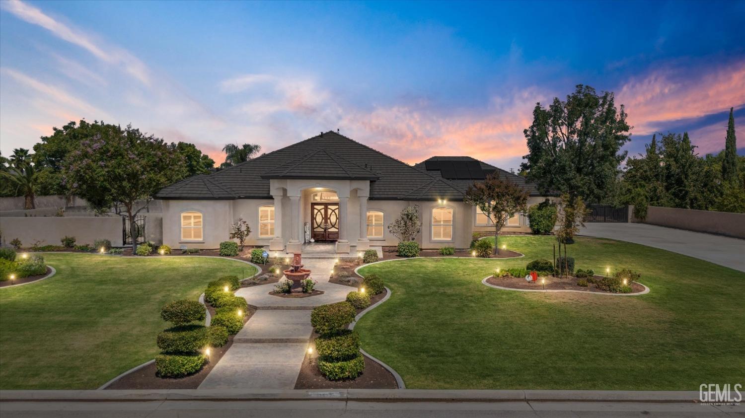 a view of a house with entertaining space