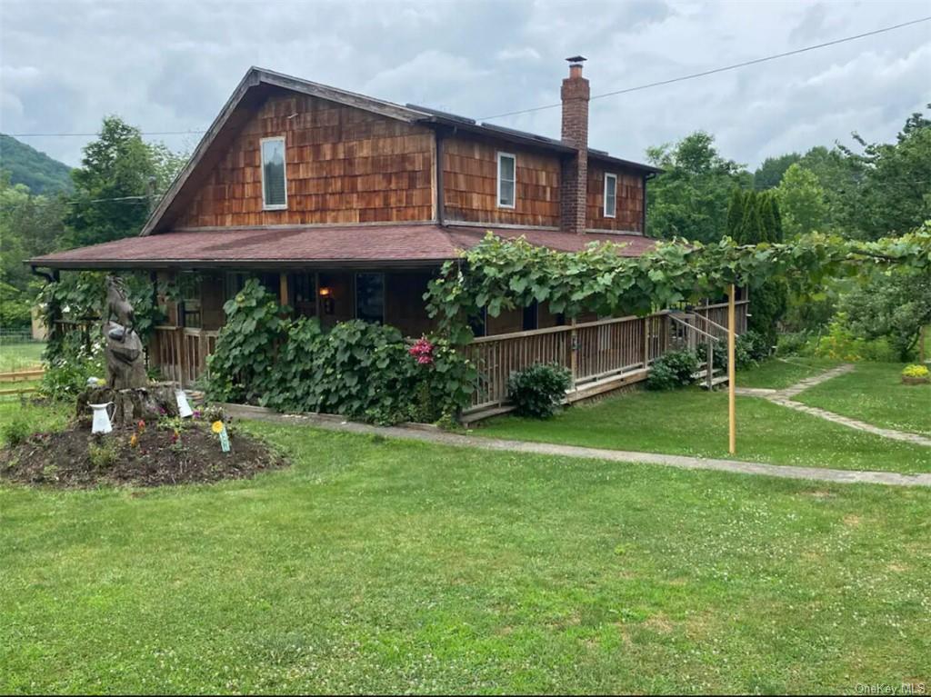 Idyllic County Farm House!