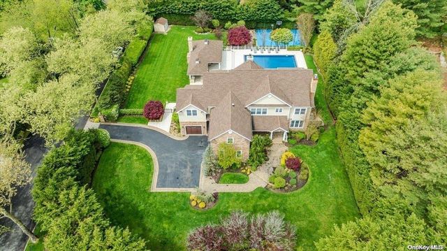 $3,000,000 | 9 Vanderbilt Parkway | Dix Hills