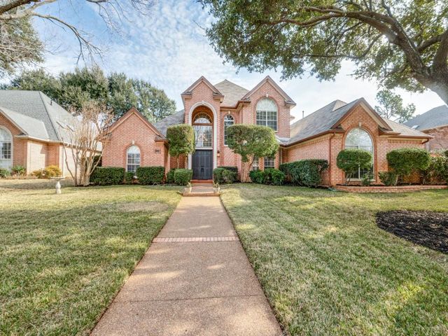 $1,100,000 | 5501 Willow Lane | Southeast Colleyville