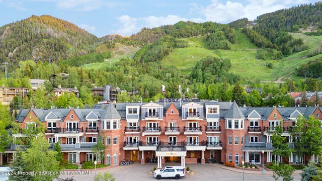 $120,000 | 415 East Dean Street # 7 Week 6 | Aspen Central Core