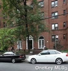 $2,877 | 65-60 Booth Street, Unit 1H | Rego Park