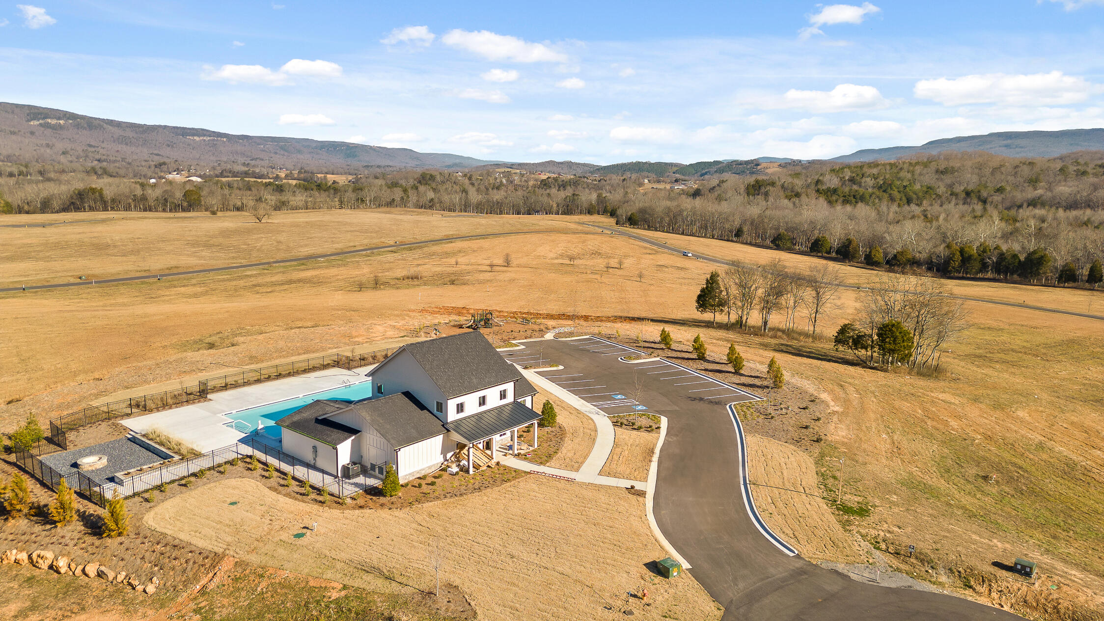 Farmhouse Lodge|Clubhouse