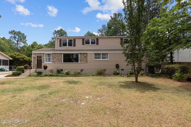 $600,000 | 825 North Saylor Street | Southern Pines