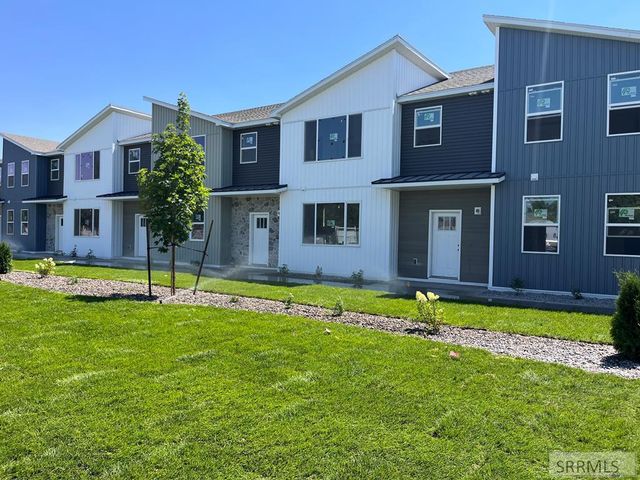 $334,900 | 784 East Sunnyside Road, Unit 2 | Sandcreek