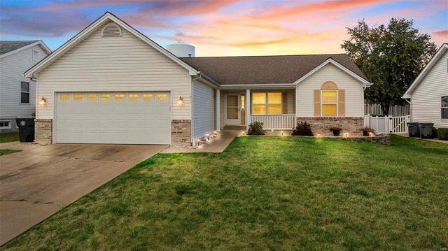 $359,000 | 211 Butternut Stage Drive | O'Fallon