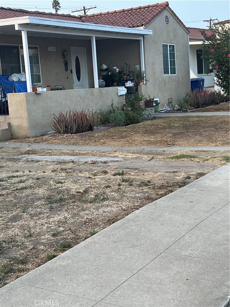 a view of a house with a outdoor space