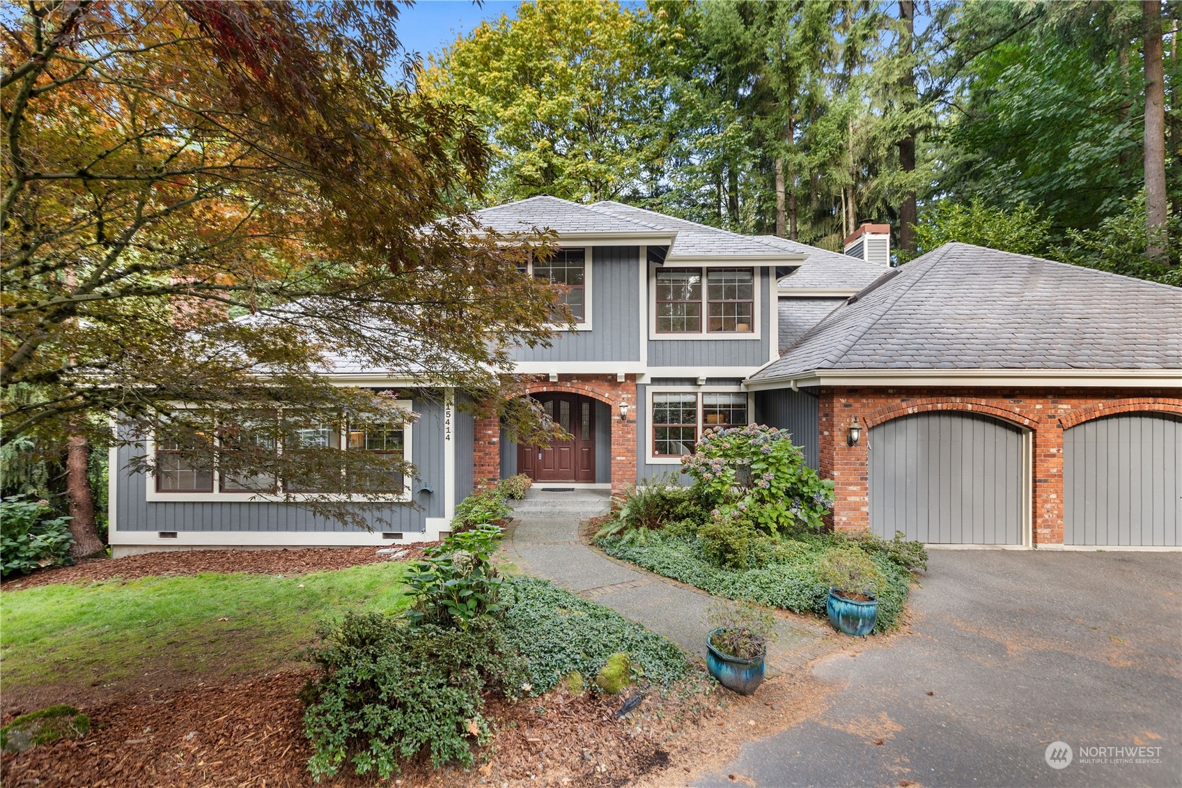 front view of house with a yard