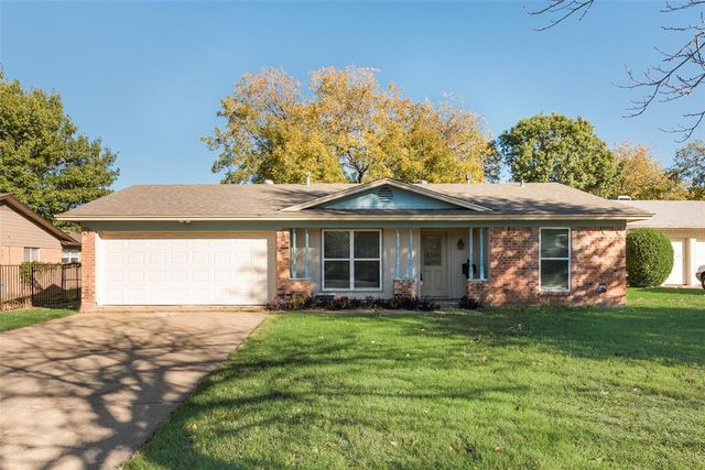 $295,000 | 7421 Christopher Court | North Richland Hills