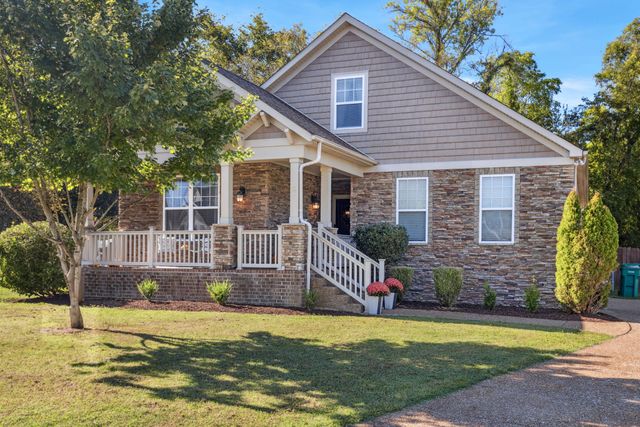 $569,990 | 2014 Morton Drive | Spring Hill