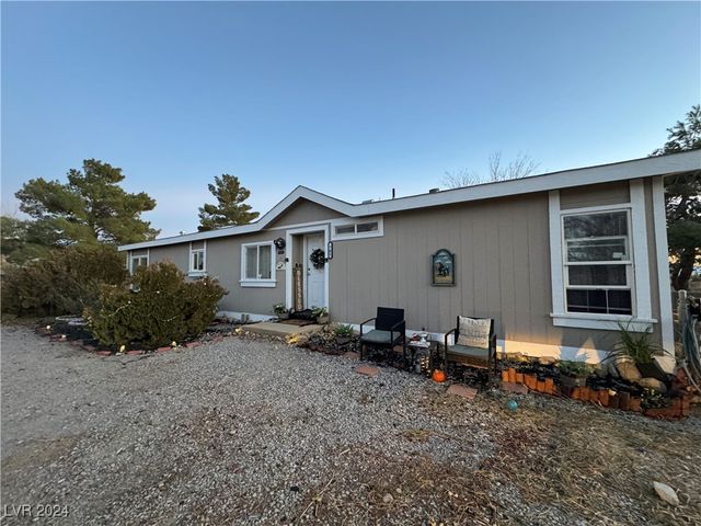 $279,900 | 701 Kimberly Avenue | The Country Place