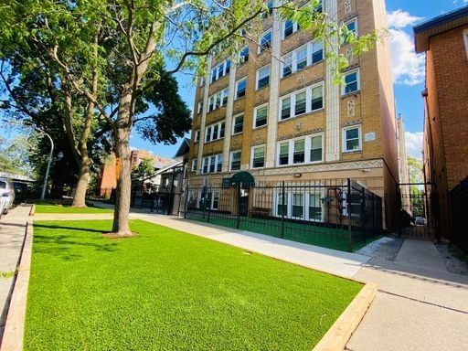 $1,550 | 1521 West Sherwin Avenue, Unit 303 | East Rogers Park