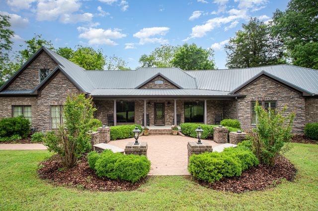 $1,399,900 | 884 Pinnacle Hill Road