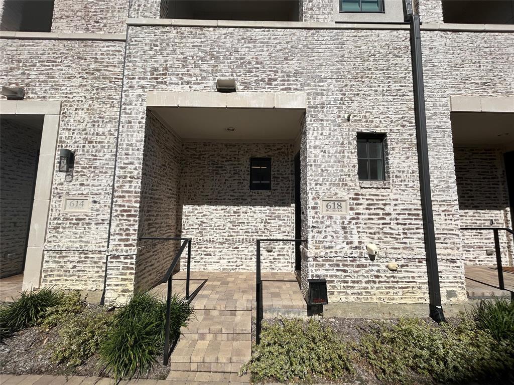 a view of a door and an outdoor space