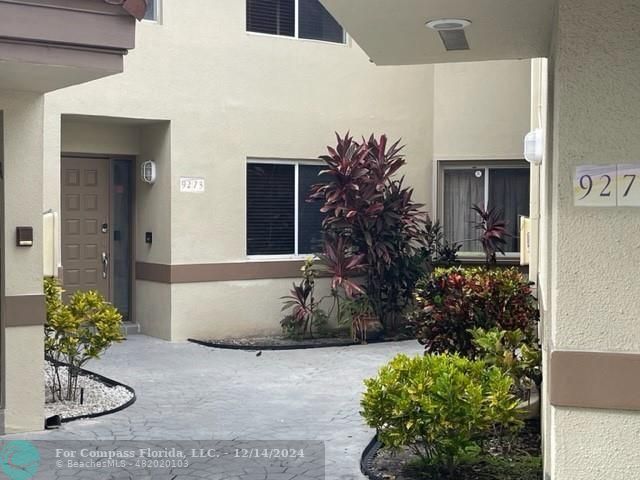 $3,450 | 9273 Northwest 9th Court, Unit 2D1L | Jacaranda