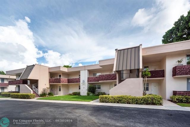 $299,000 | 3251 South Palm Aire Drive, Unit 104 | Palm Aire