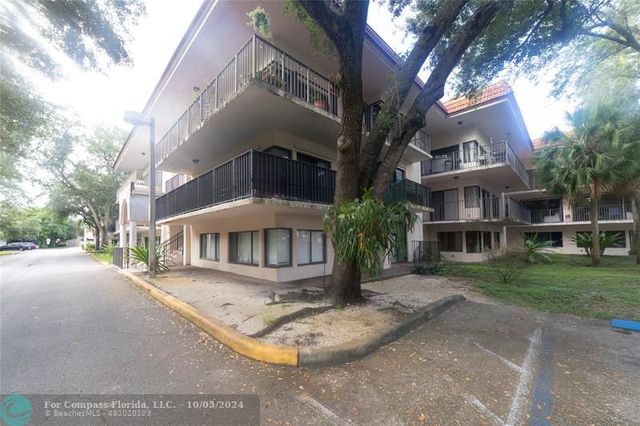 $299,900 | 4715 Southwest 62nd Avenue, Unit 102 | Davie