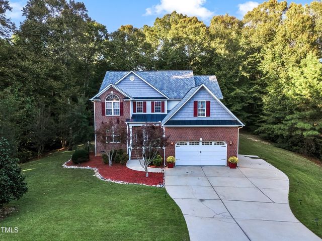 $599,900 | 319 River Knoll Drive | The Knolls at the Neuse