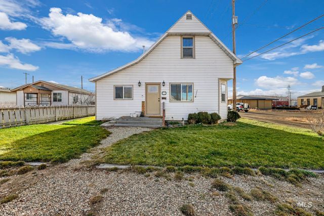 $285,000 | 113 8th Avenue South | Buhl