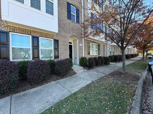 $1,995 | 4002 Kentworth Drive | Mainstreet Square