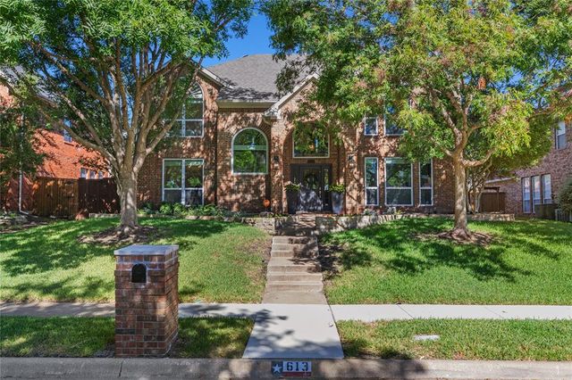 $684,900 | 613 Water Oak Drive | Plano