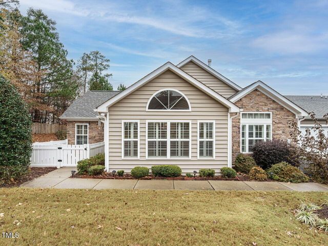 $439,999 | 992 Blue Bird Lane | Villas of Wake Forest