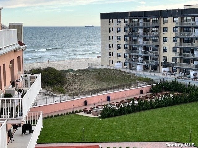 a view of building with outdoor space