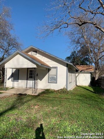 $700 | 512 North Camp Street | Uvalde