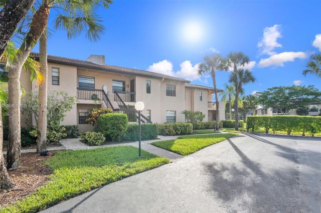 $325,000 | 9261 Vista Del Lago, Unit H | Boca Lago