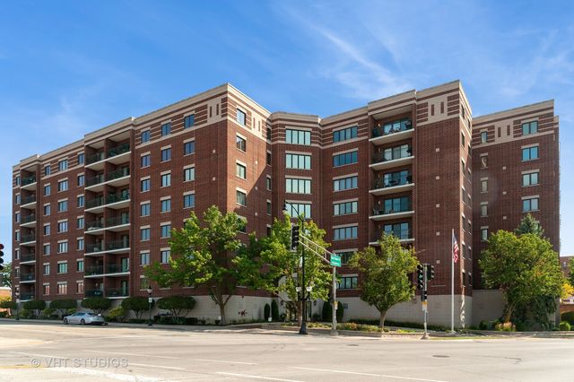 $480,000 | 201 North Vail Avenue, Unit 709 | Arlington Heights