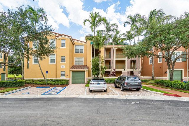 $450,000 | 11710 St Andrews Place, Unit 304 | Palm Beach Polo and Country Club