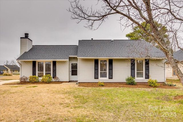 $2,900 | 10932 Copperfield Drive | Pineville