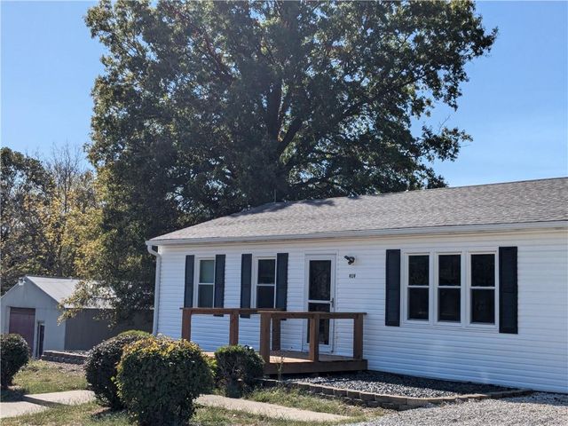 $340,000 | 919 South State Rte J | Peculiar