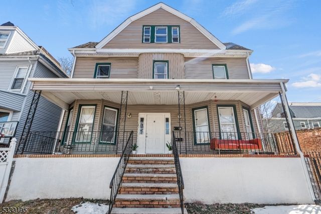 $3,350 | 76 North 17th Street | Greenwood