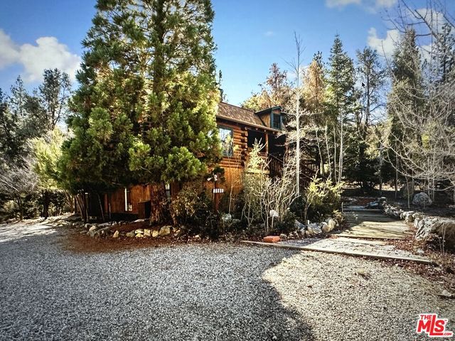 1701 Freeman Ct, Pine Mountain Club, CA 93222