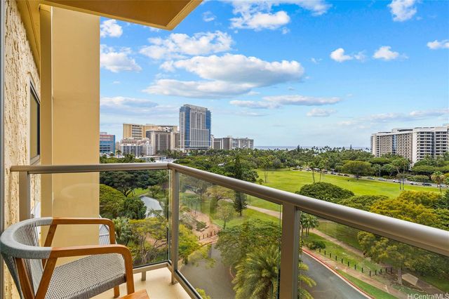 $925,000 | 2045 Kalakaua Avenue, Unit 706 | Waikiki