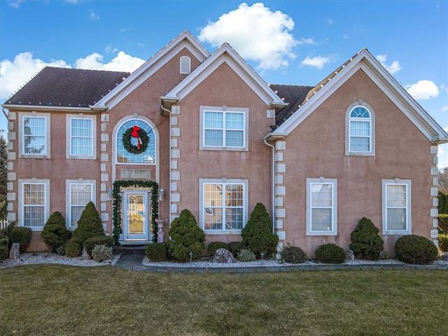 $839,900 | 5120 Curly Horse Drive | Upper Saucon Township - Lehigh County