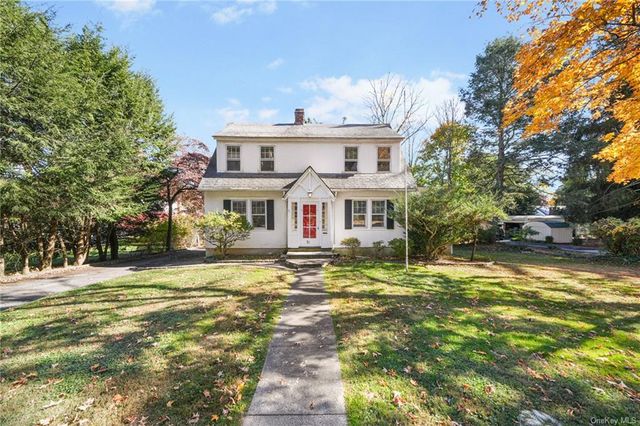 $895,000 | 31 Sarles Lane | Pleasantville